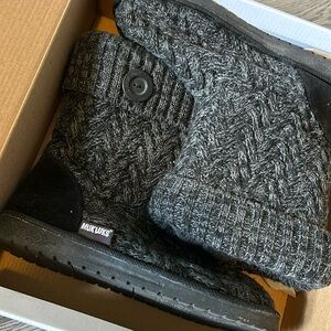 NIB Muk Luks Slipper Boots Size 9